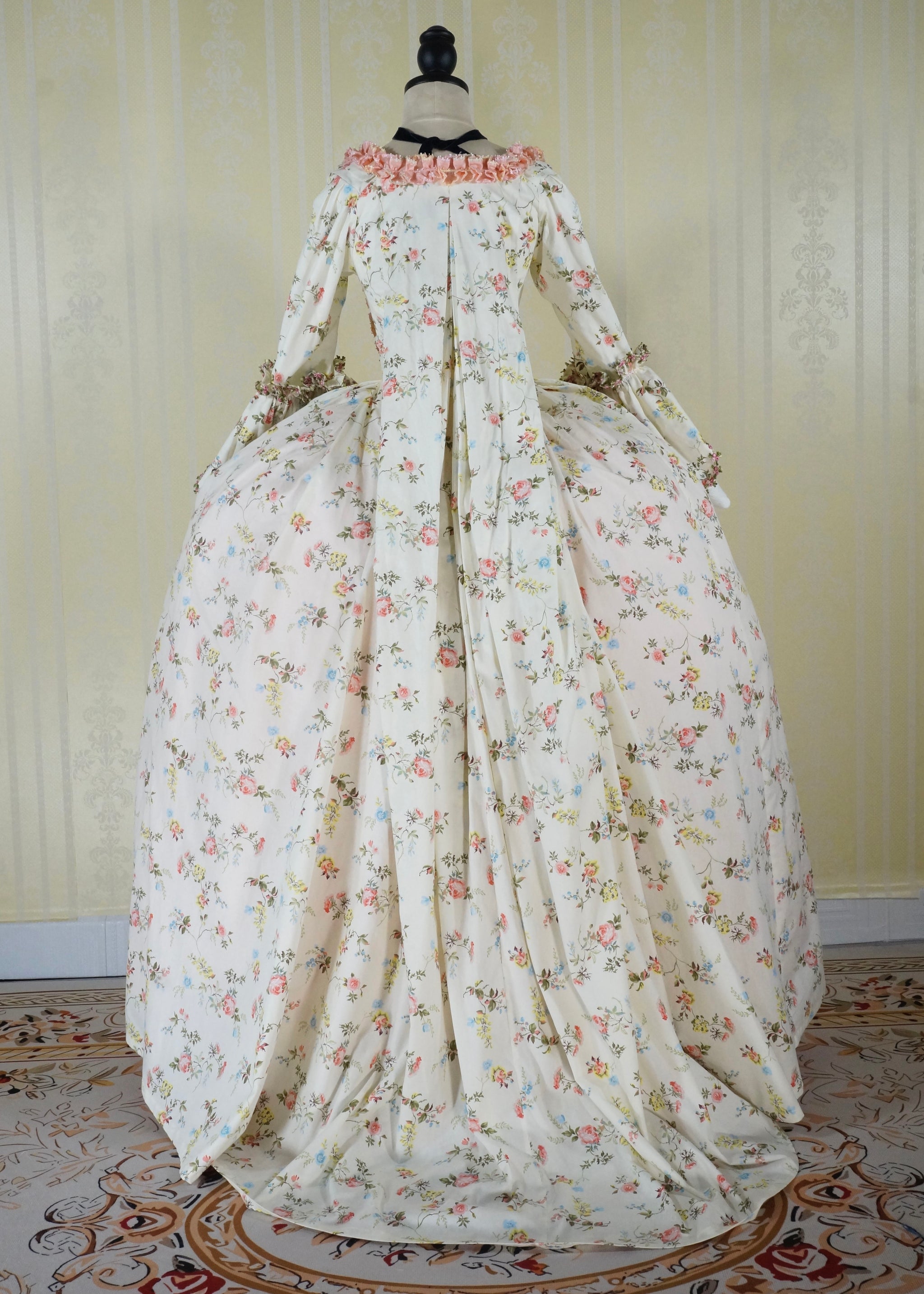 Ma Chrie gown Ann.tique Ma Chrie gown Ann.tique