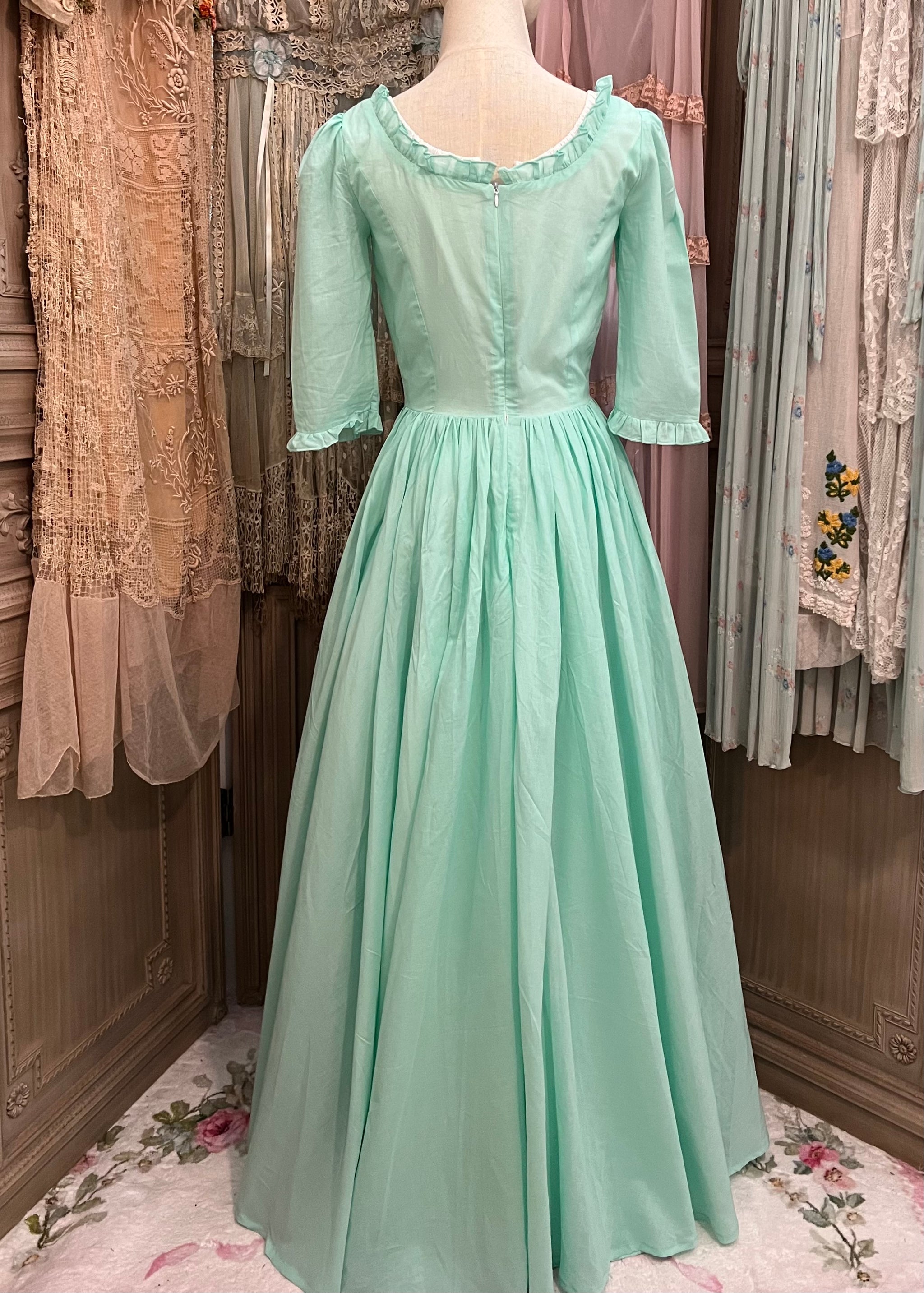 Cinderella dress Ann.tique Cinderella dress Ann.tique