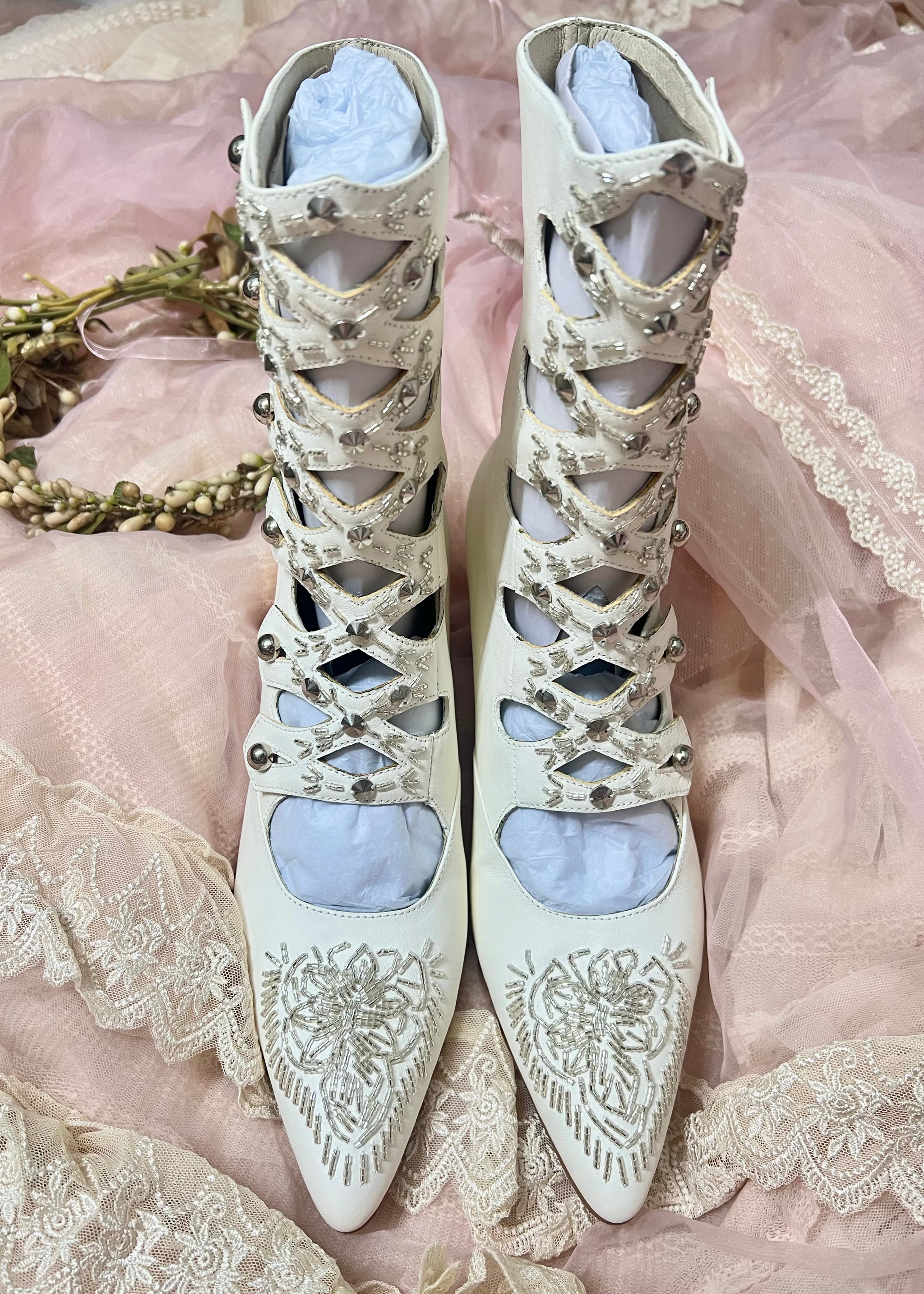 Antoinette historique boots ✨🎀🕊 – Ann.tique