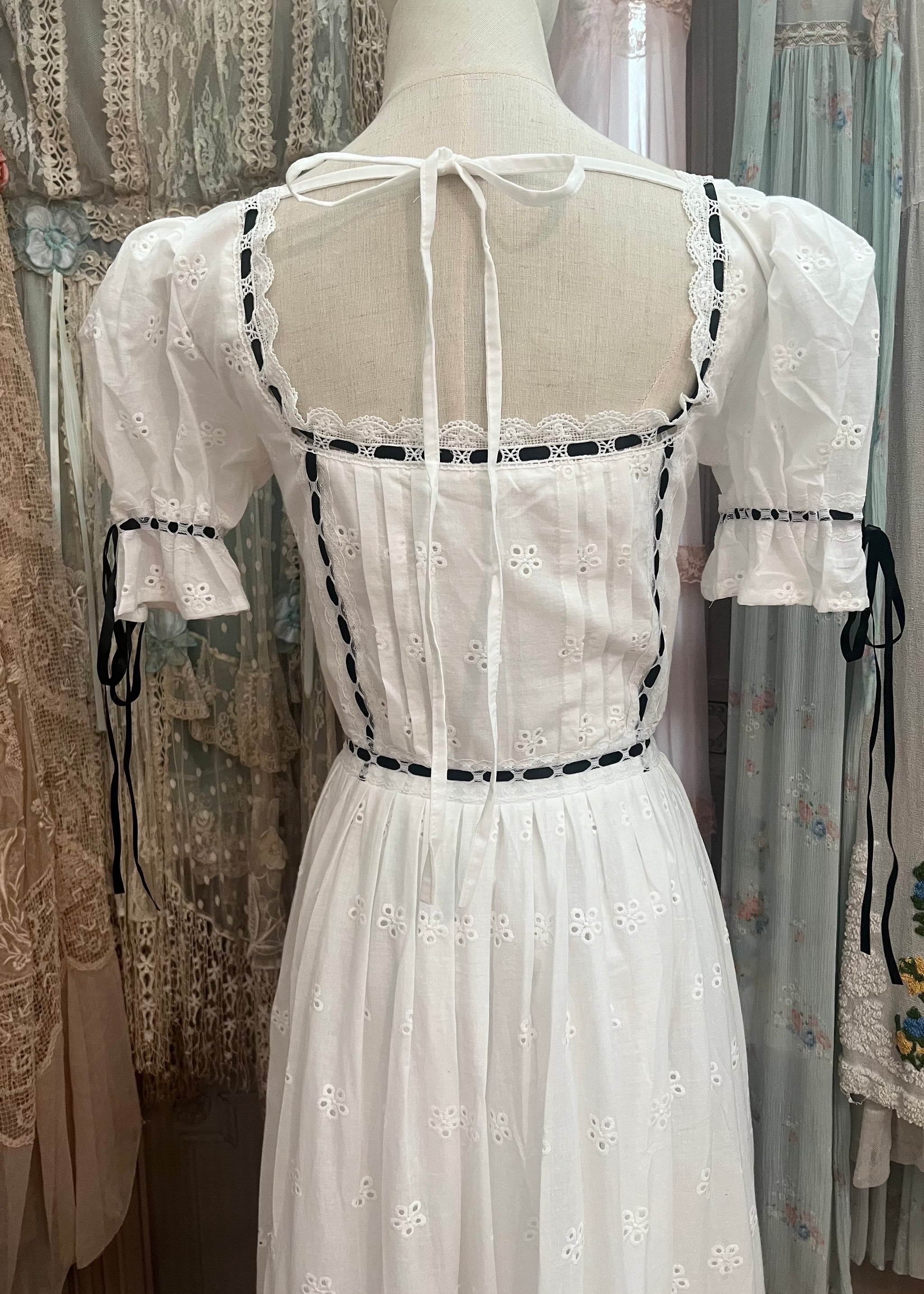 パーティードレス Lace Trim White Seersucker Dress Lace Trim White Seersucker Dress - Walmart.com