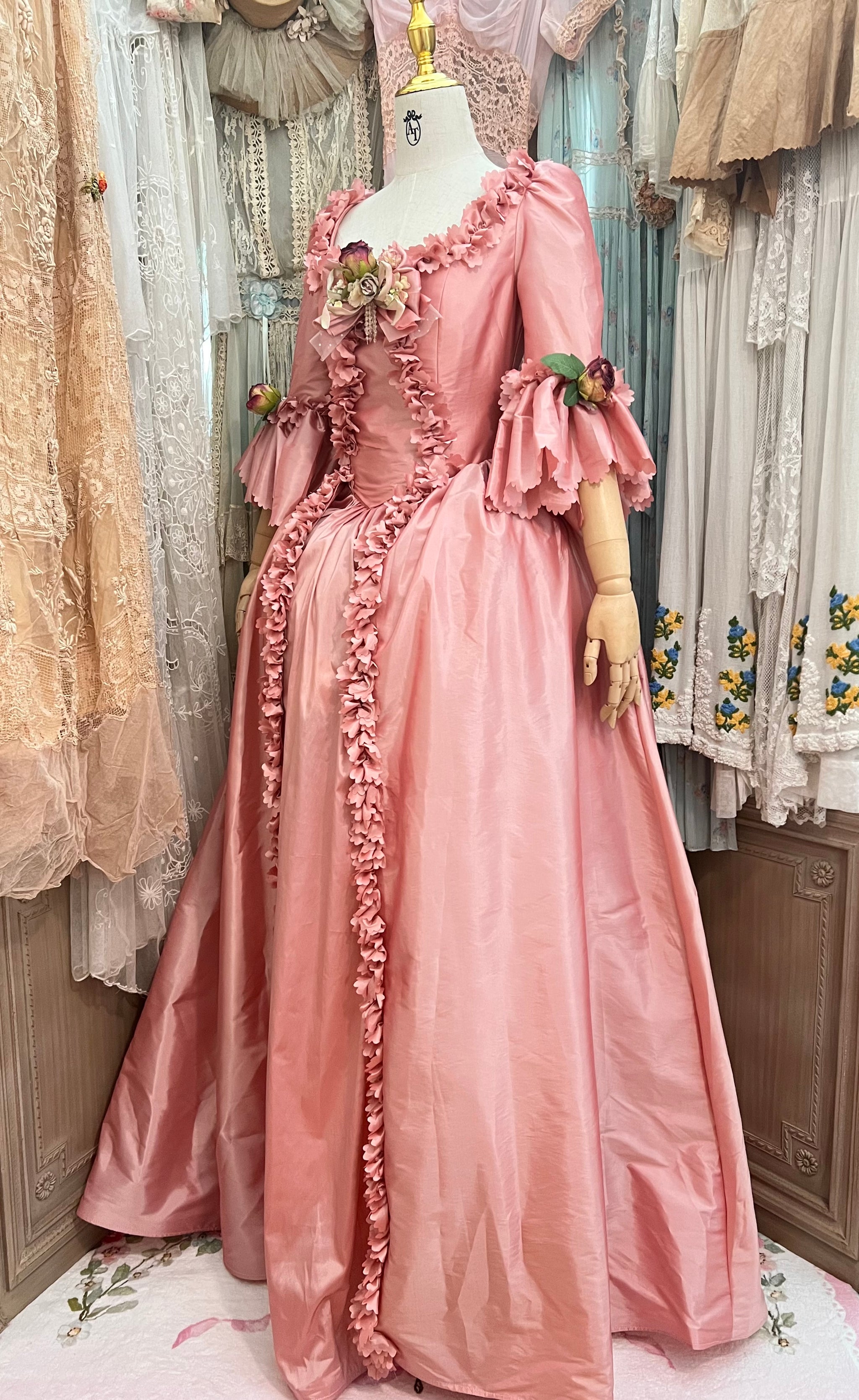 Marie Antoinette a la rose gown rococo renaissance French queen fantasy gown  pink dreamy Parisian style baroque fairy party wedding halloween historical  costumes movie – Ann.tique