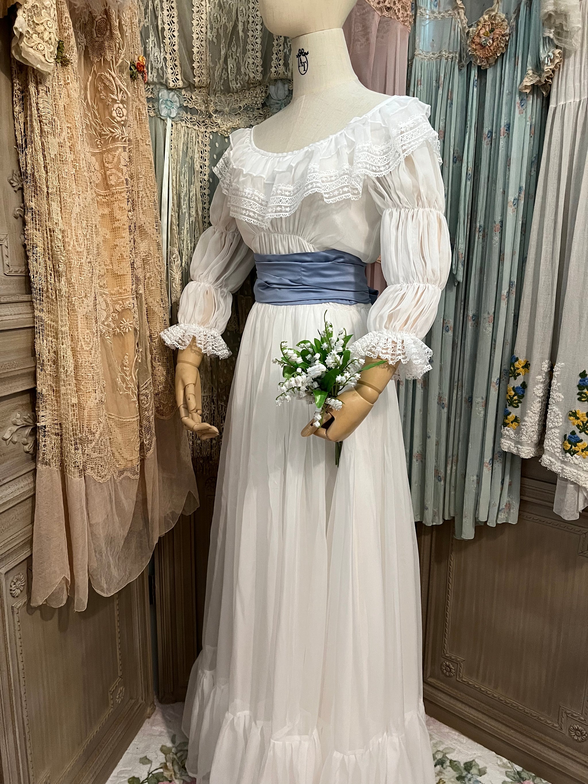 The Chemise a la Reine Marie Antoinette rocococore rococo 1700s 1800s Versailles French Queen Marie Antoinette white dress princesscore angelcore historical costuming custom orders cosplay vintage style fairy coquette dollette dreamy aesthetic The Chemise a la Reine Marie Antoinette rocococore rococo 1700s 1800s Versailles French Queen Marie Antoinette white dress princesscore angelcore historical costuming custom orders cosplay vintage style fairy coquette dollette dreamy aesthetic